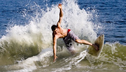 kaiyun sports-《英雄联盟夏季赛线下总决赛，众星云集热血对抗》，英雄联盟夏季总决赛在哪